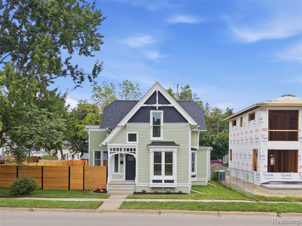 213 W Shiawassee Avenue — photo