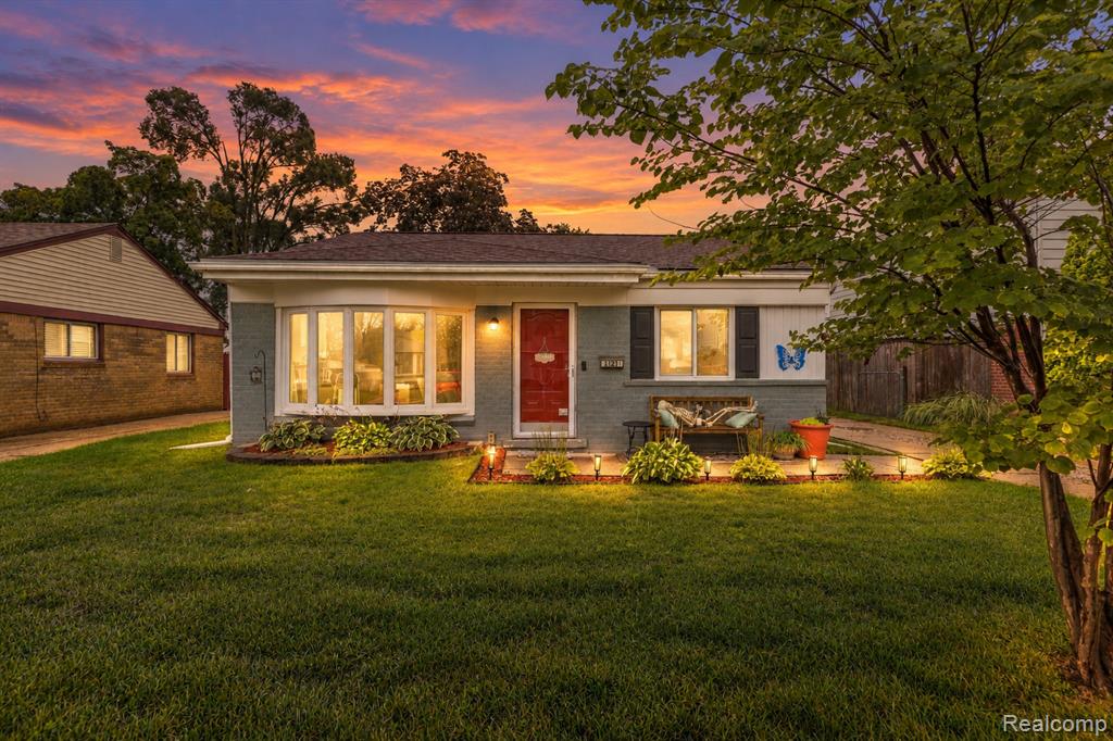 31231 Fernwood Street — photo