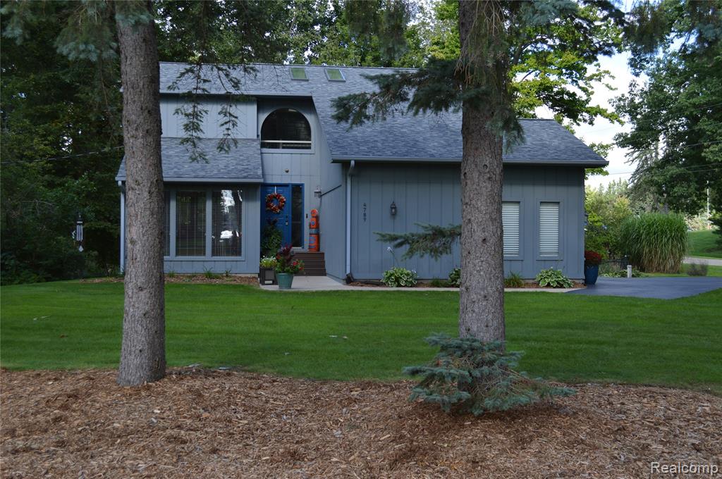 4789 Curtis Lane — photo