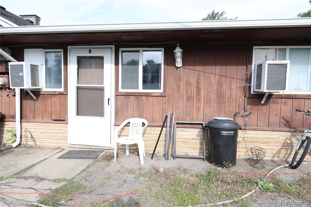 765 E Walled Lake Unit B — photo