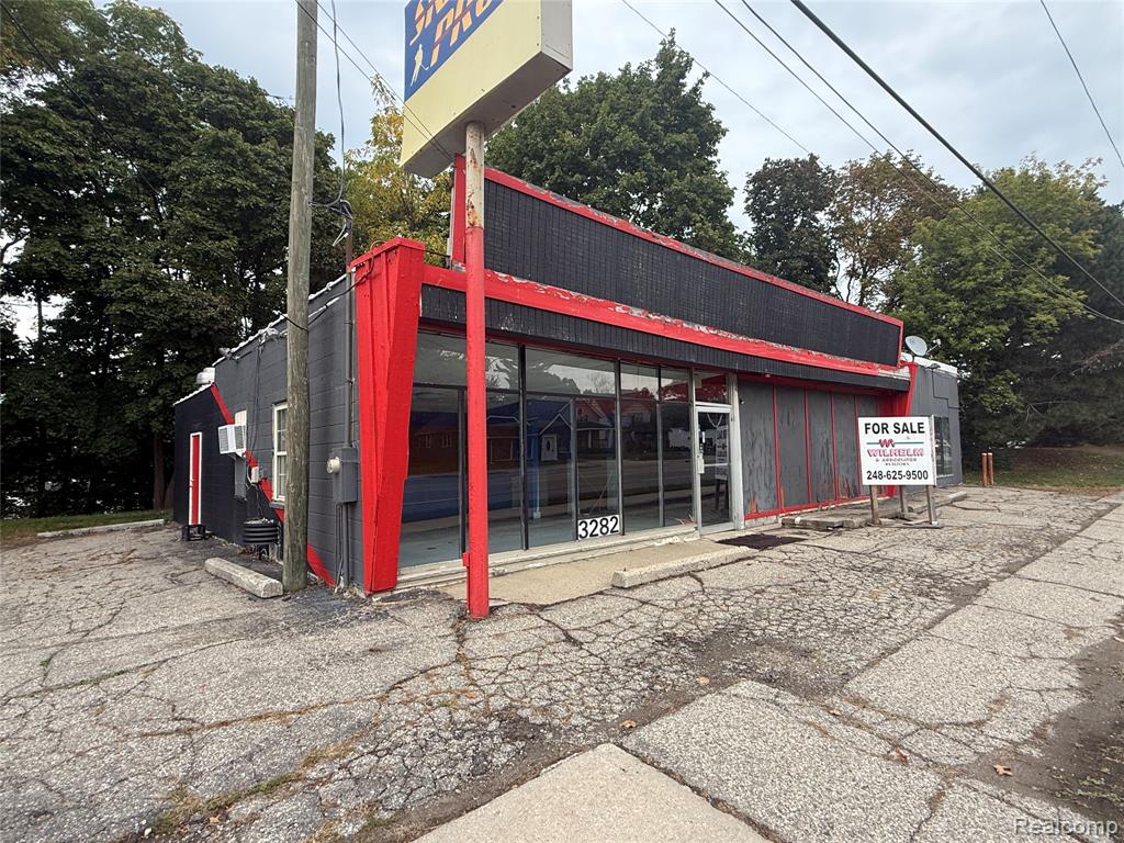 3282 Dixie Highway — photo