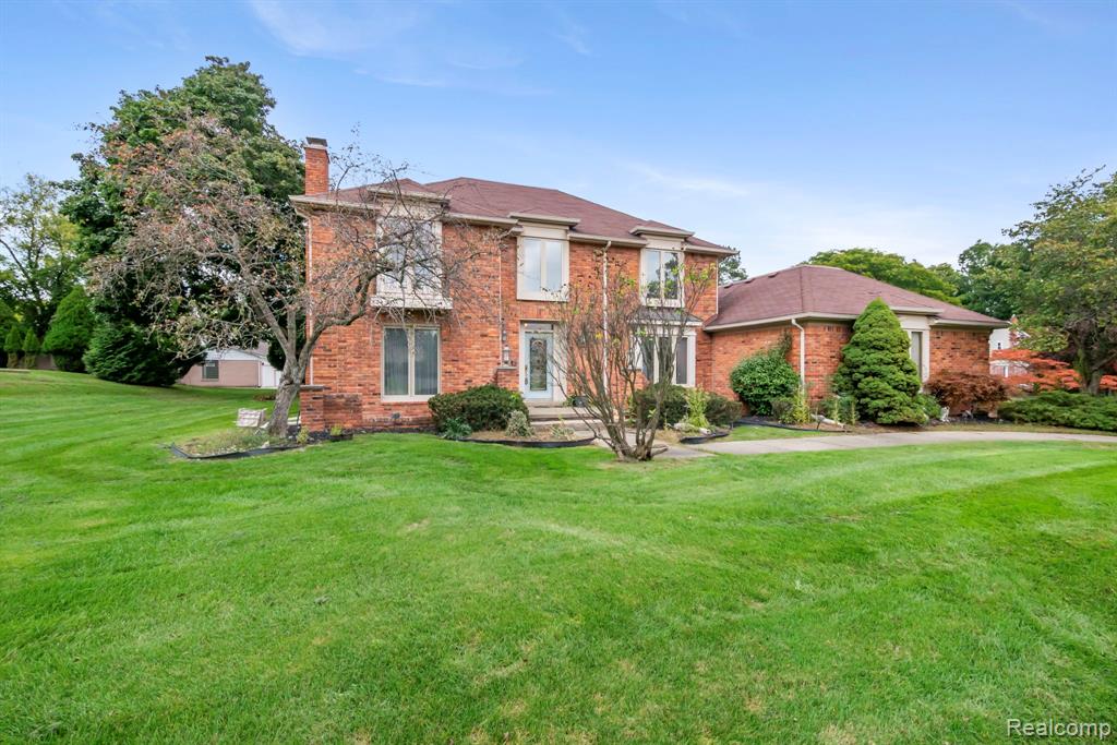 5460 Walnut Knoll Court — photo