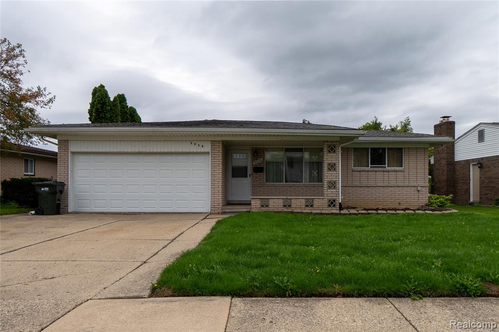 2930 Groves Drive — photo