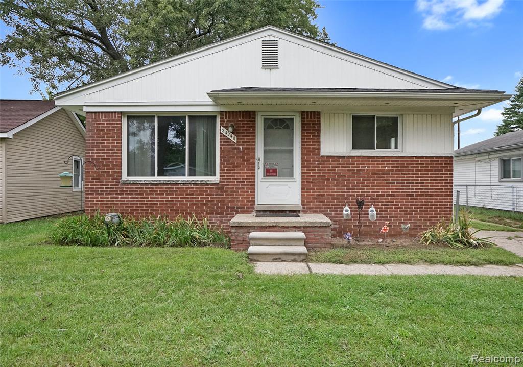 34748 Glen Street — photo