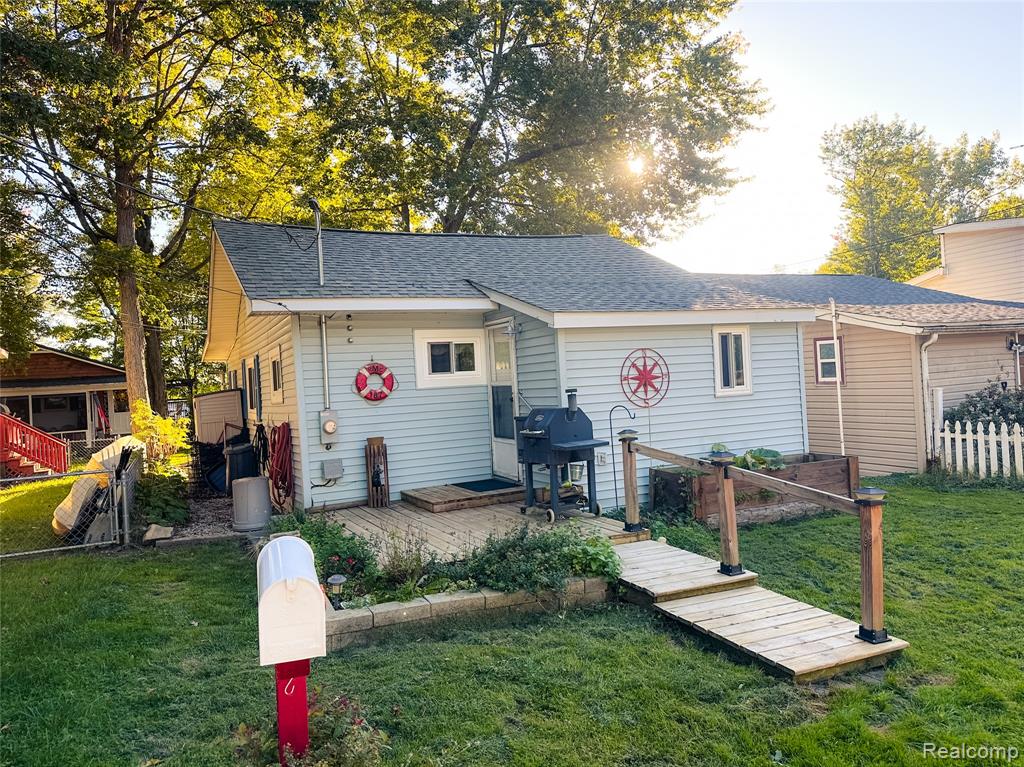 187 Poplar Drive — photo