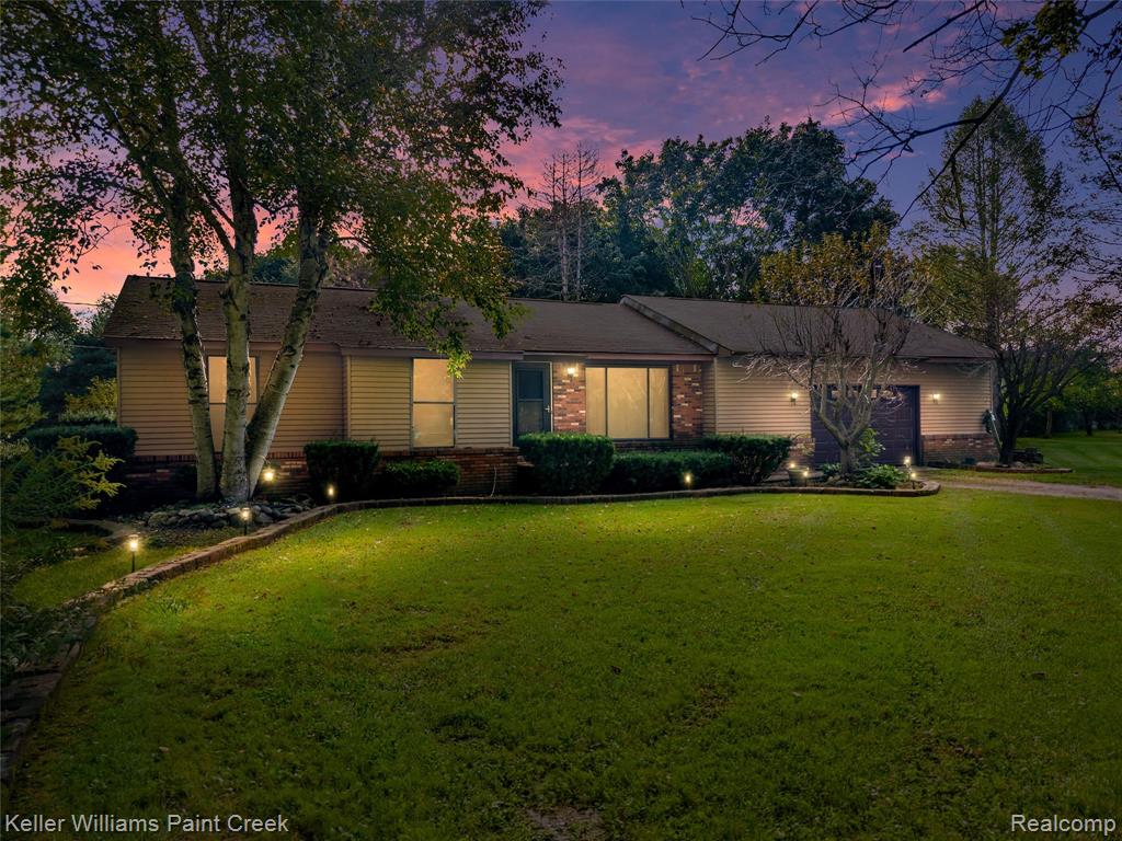 5077 Pinckney Road — photo