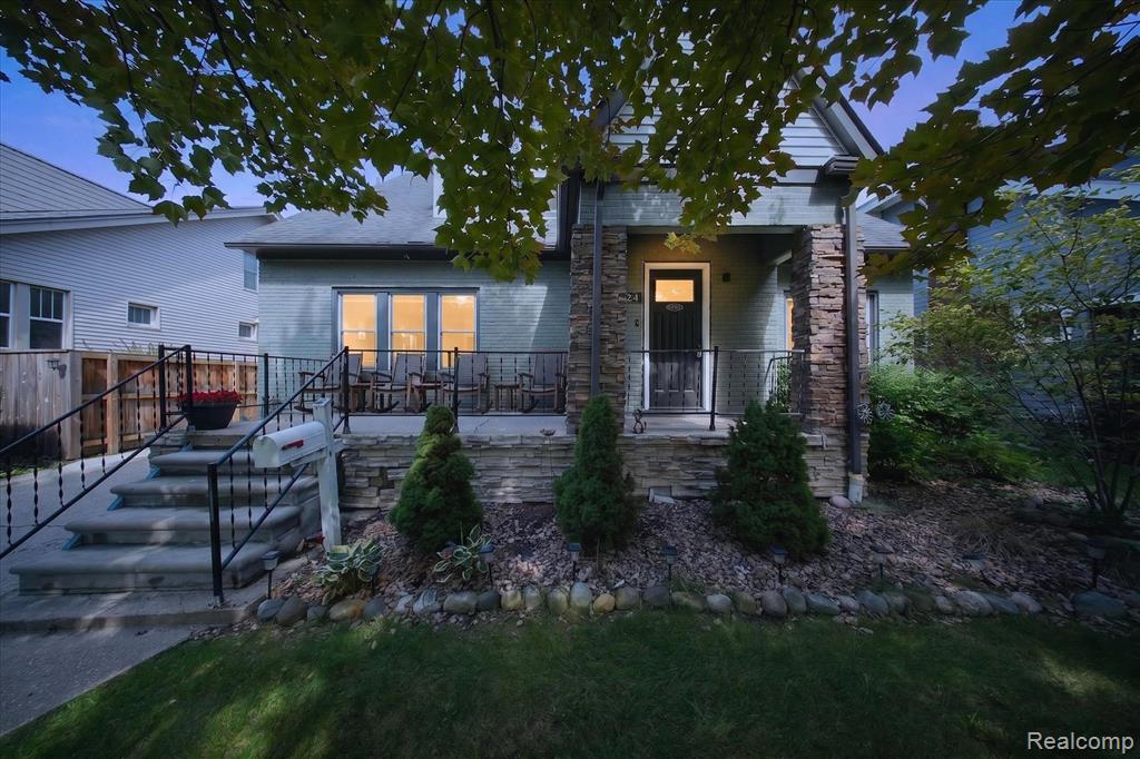 224 W Maplehurst Street — photo
