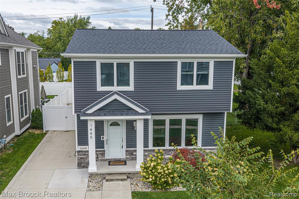 1445 Holland Street — photo