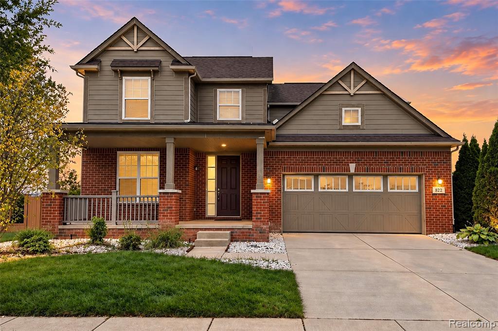 822 Lake Woods Drive — photo