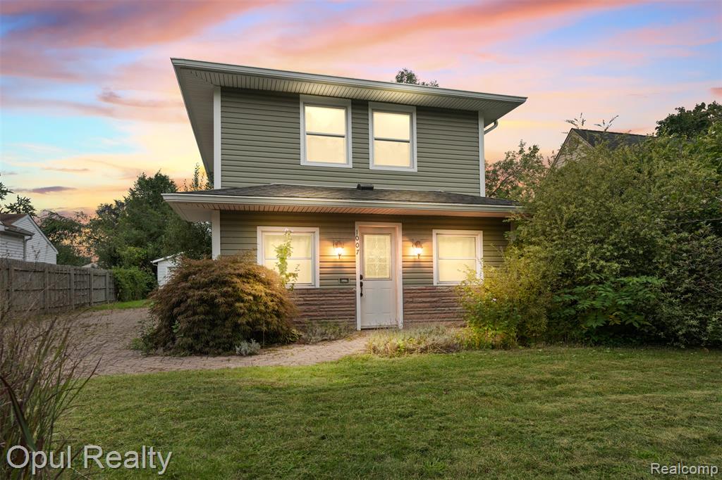 1007 Michigan Street — photo