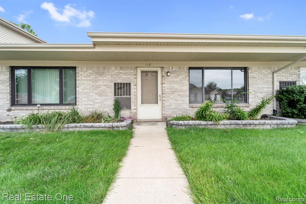 16076 Holz Drive — photo