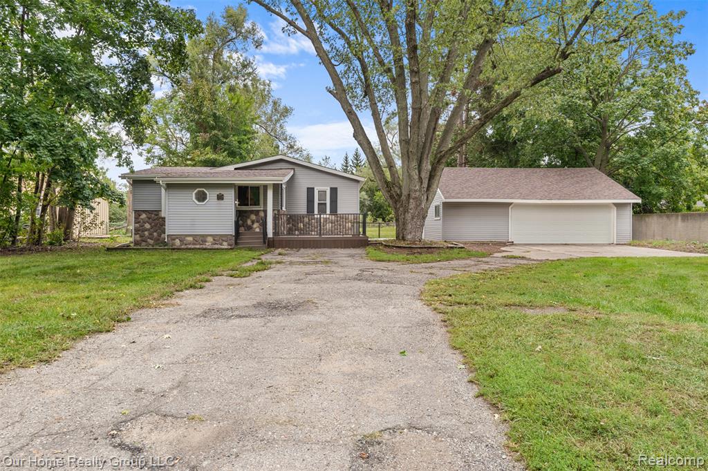 35520 Ronald Street — photo