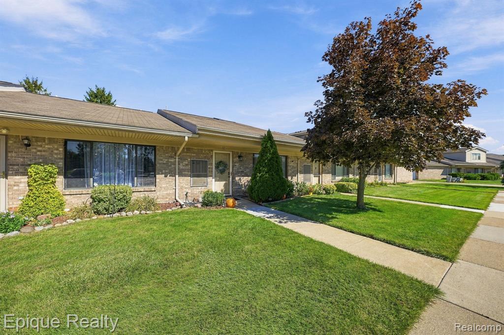 16064 Holz Drive — photo
