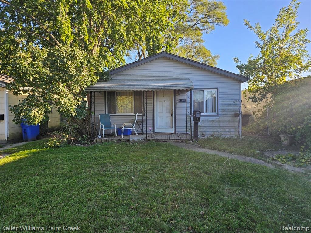 11204 Fisher Avenue — photo