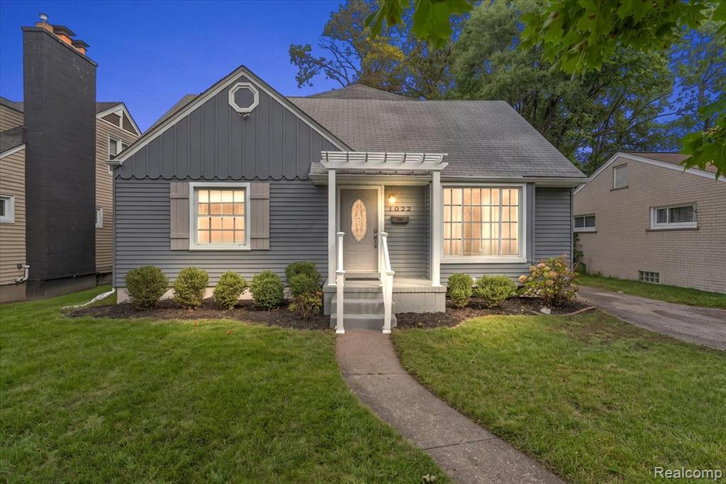 1022 Lawndale Drive — photo