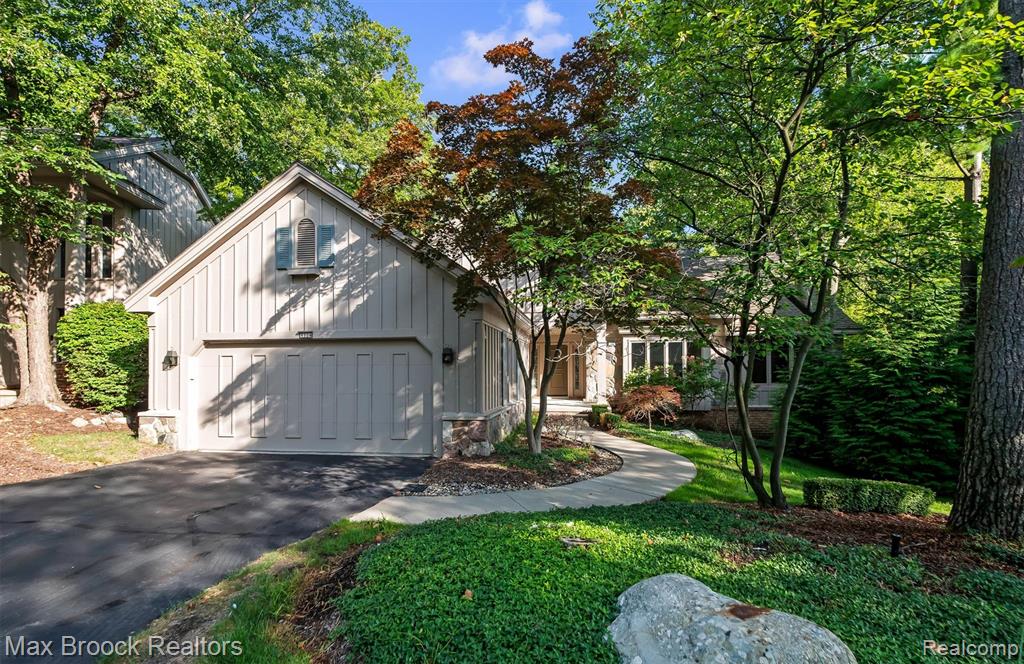 4904 Woodcliff Hill Road — photo