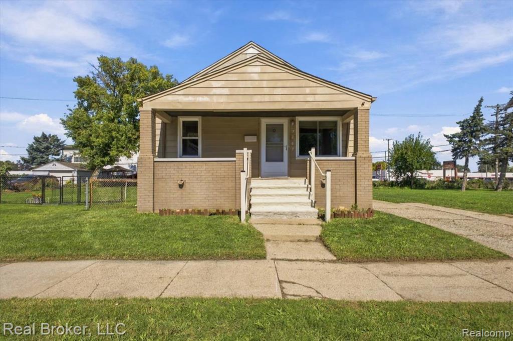 7267 Dodge Avenue — photo