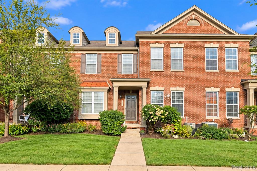 2051 Vanderbilt Road — photo