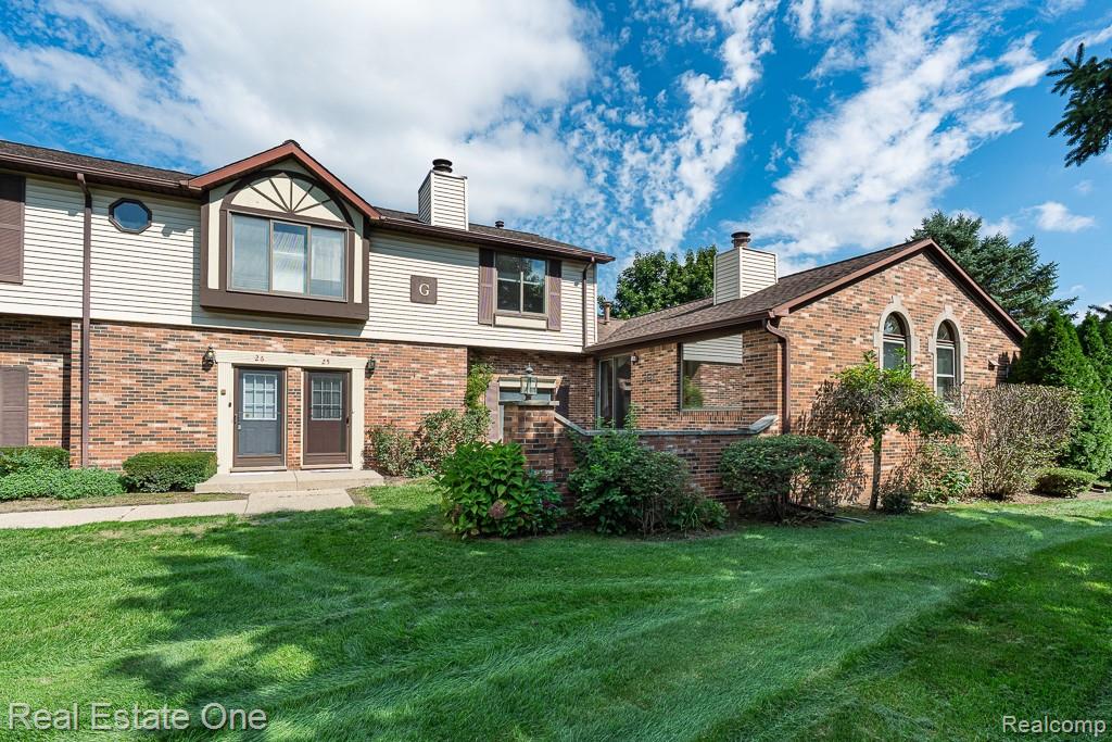 2297 London Bridge Drive #25 — photo