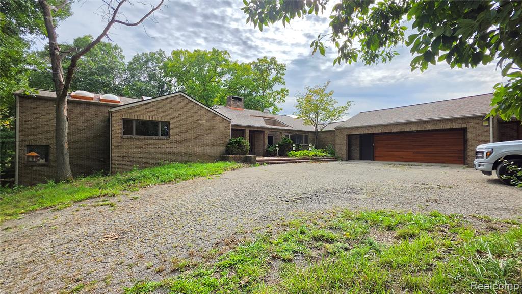 2551 Patterson Lake Road — photo