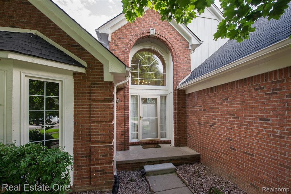 1013 Rochelle Park Drive, Rochester Hills, MI 48309 — photo 3