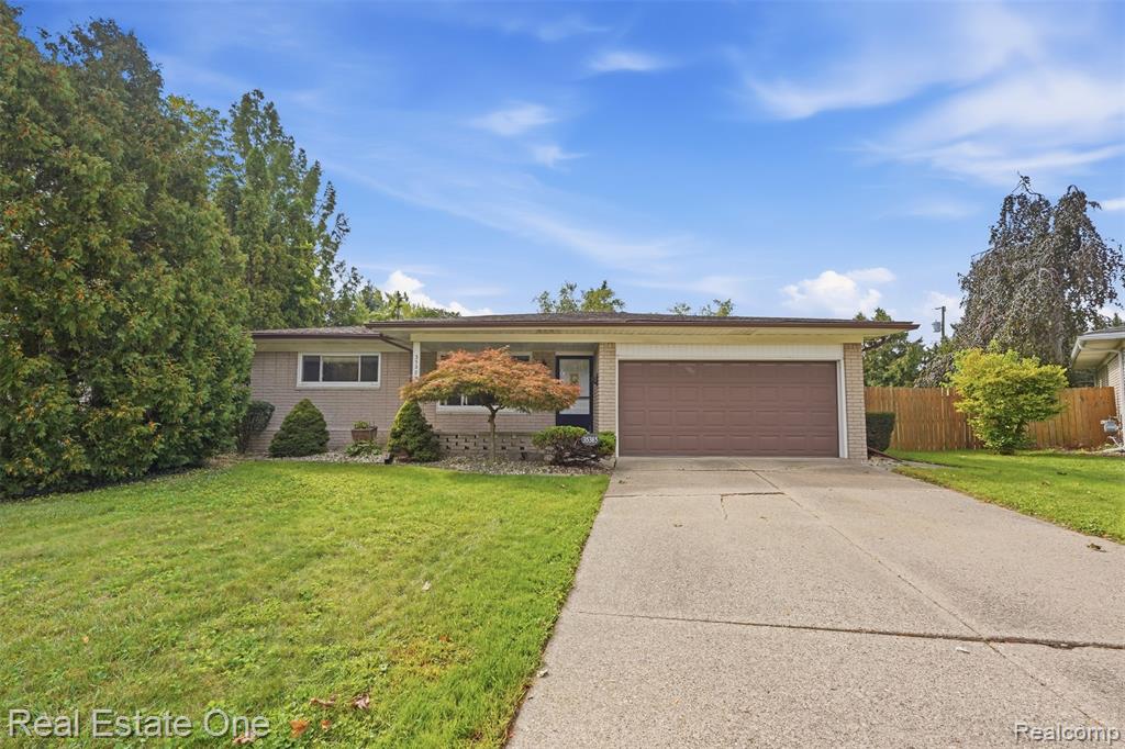 35385 Witt Court — photo