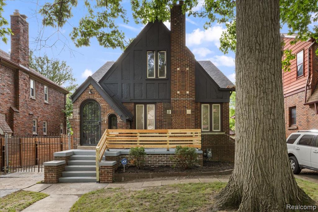 5275 Yorkshire Road — photo