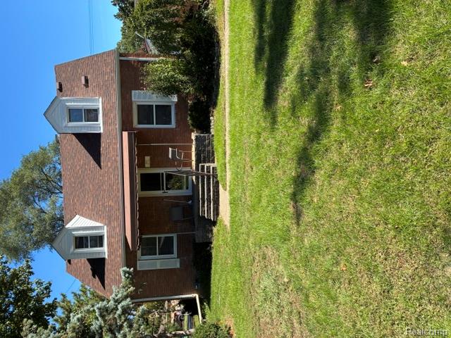 8990 Hix Street — photo
