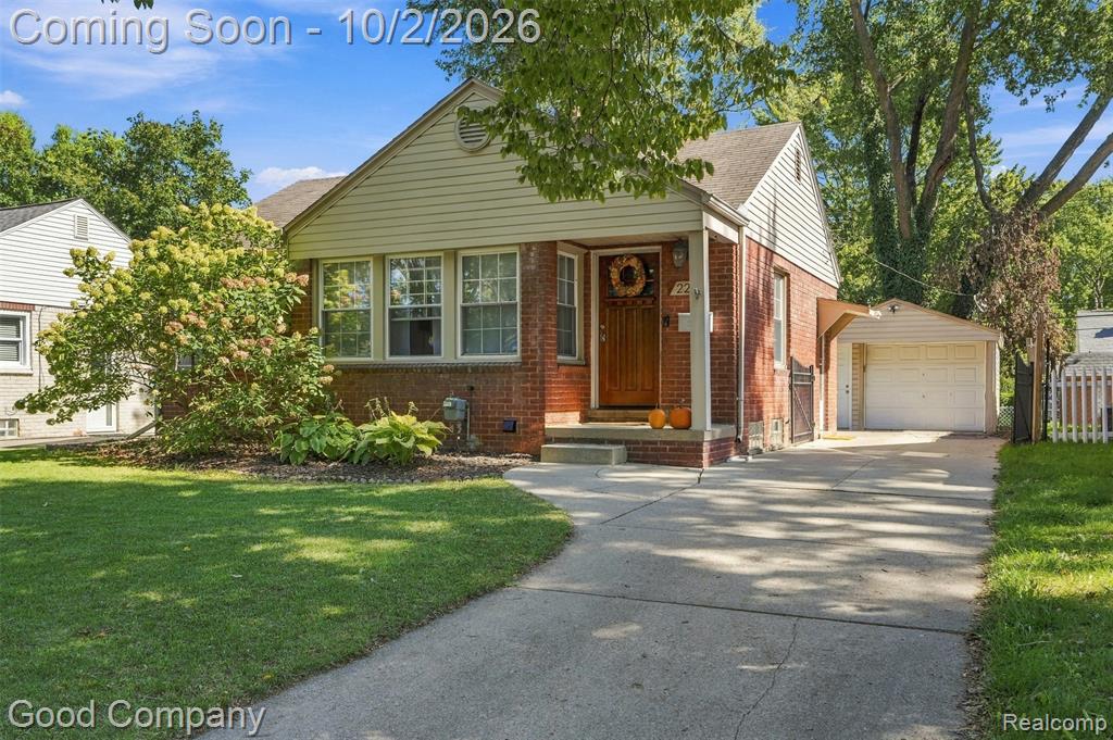 2220 Ellwood Avenue — photo
