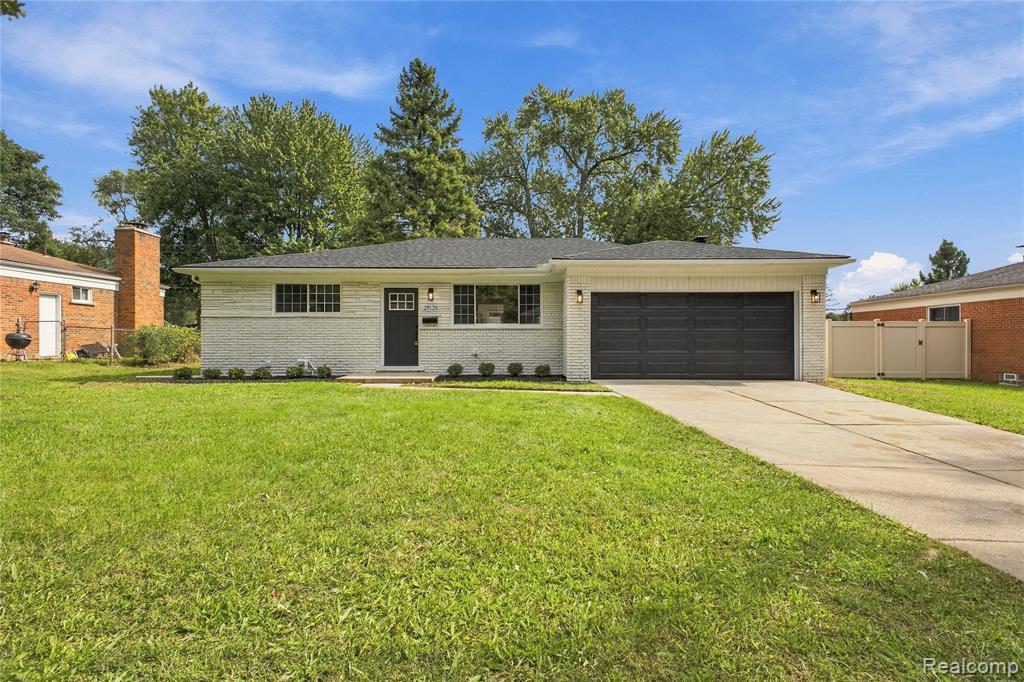 28128 Berkshire Drive — photo