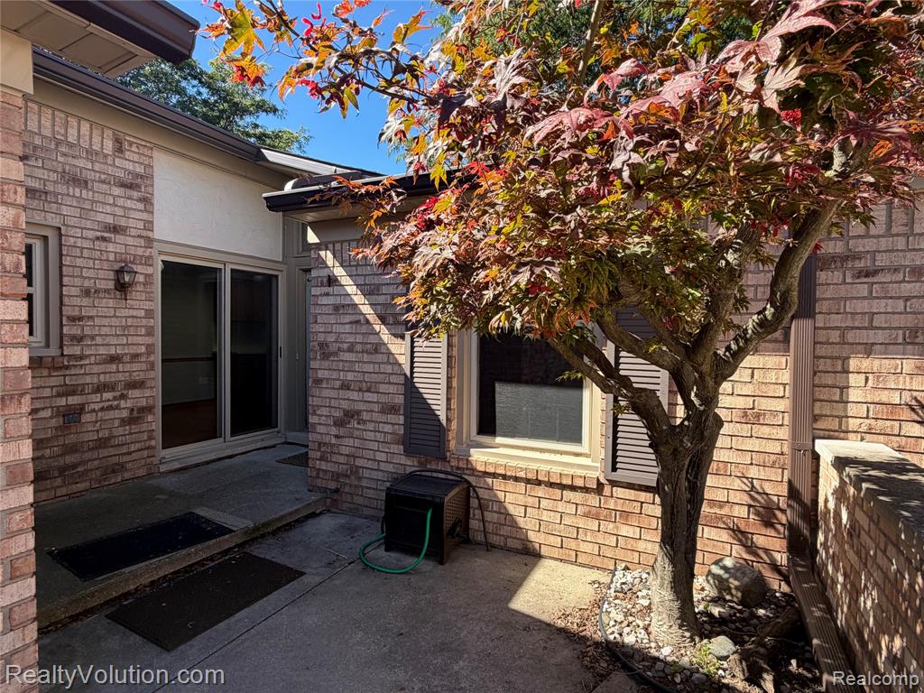 49255 Chestnut Hill Court — photo