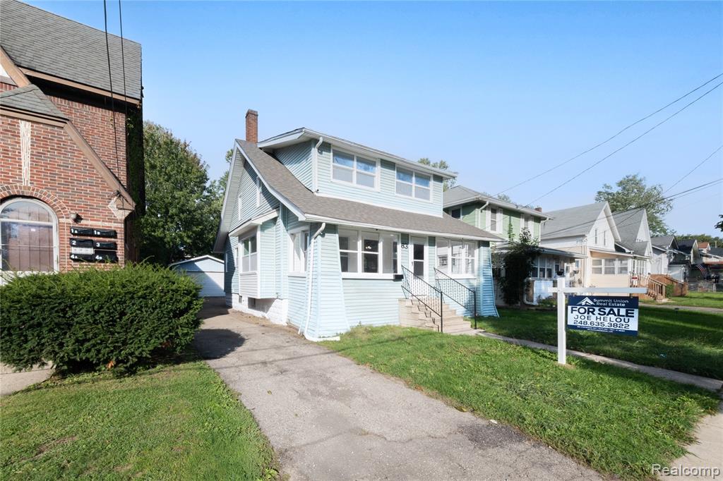 63 Mark Avenue — photo