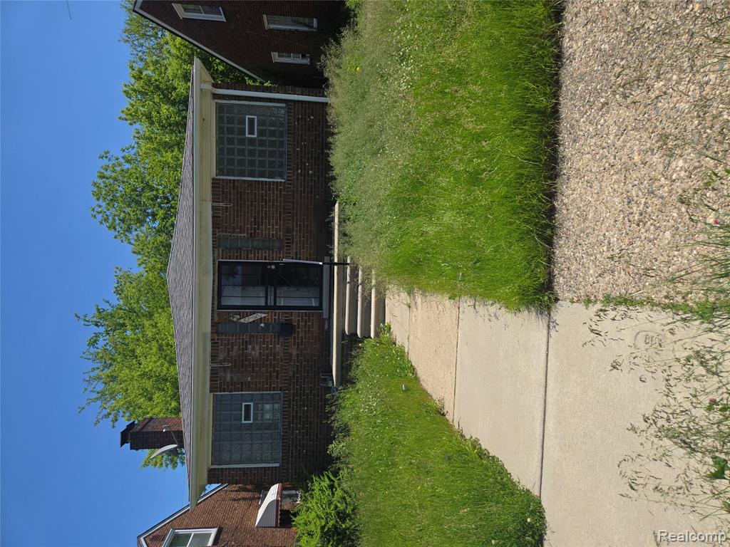 10342 Roxbury Street — photo