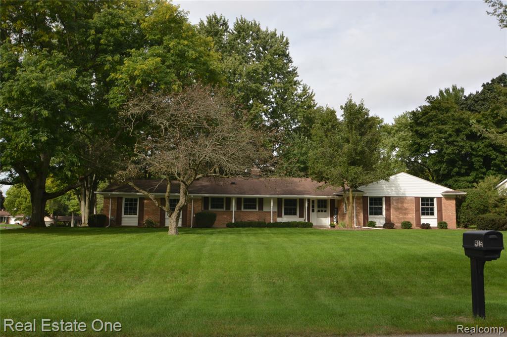 915 Ironstone Drive — photo