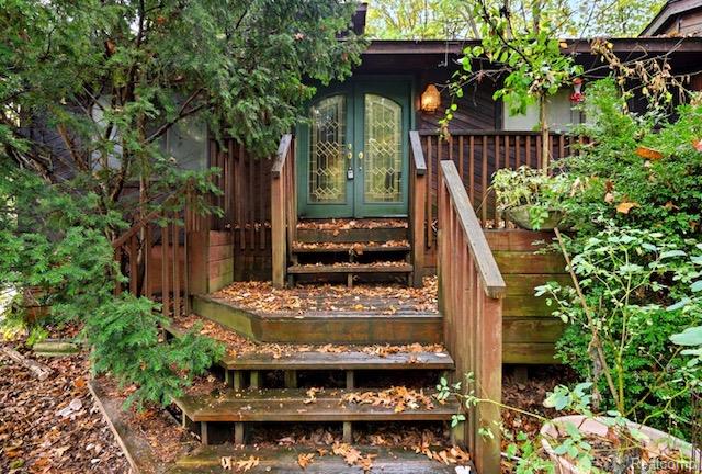 8890 Tipsico Lake Road — photo