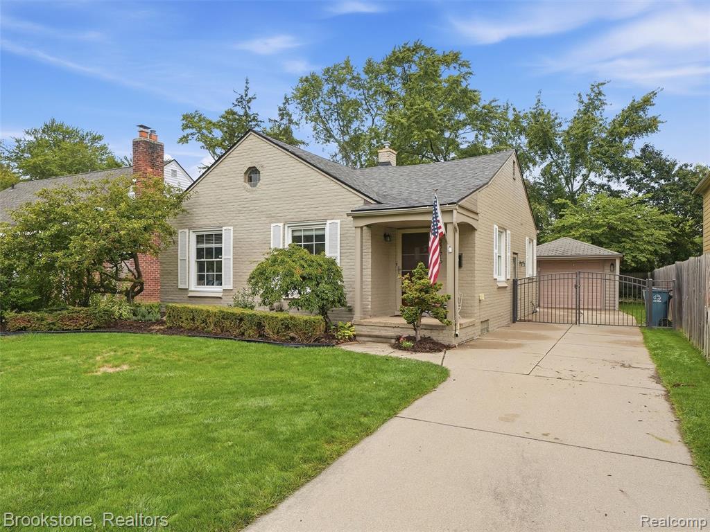 2275 Dorchester Road — photo
