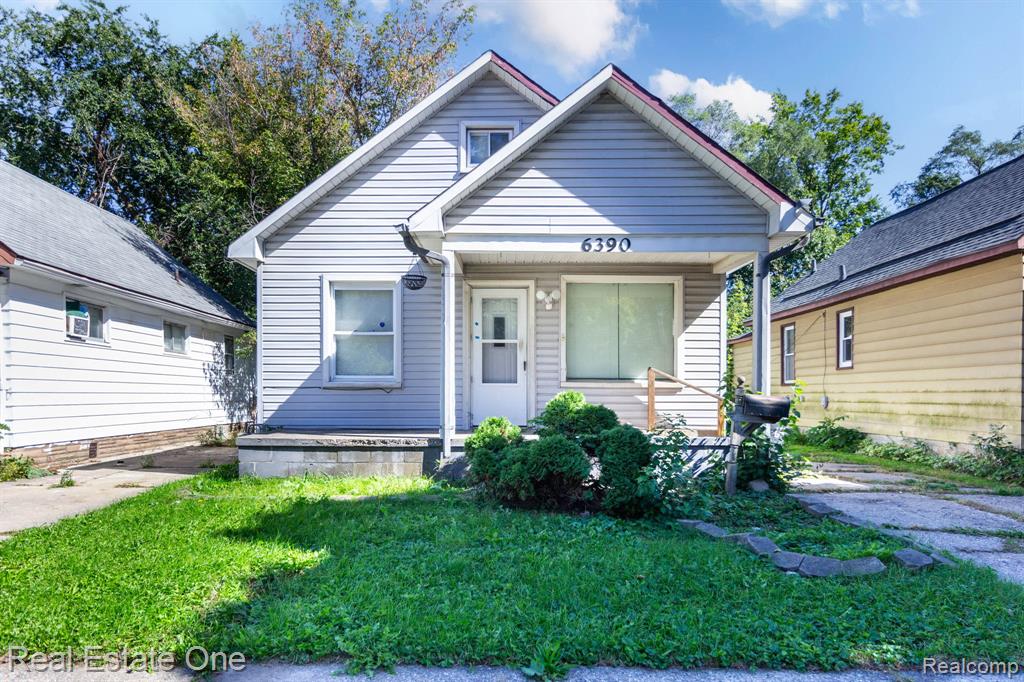 6390 Vaughan Street — photo