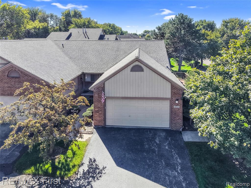 46910 Country Lane — photo