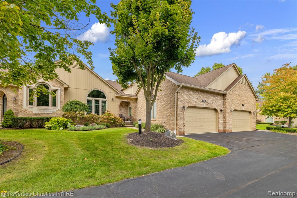 2124 Clearwood Court — photo