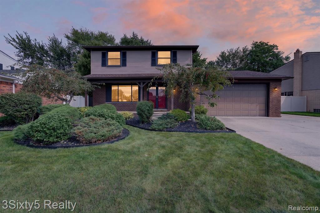 27423 Oakcrest Drive — photo
