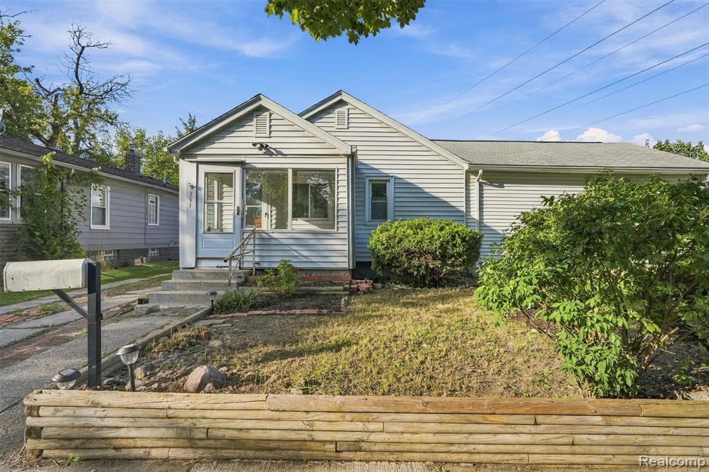 751 E Hazelhurst Street, Ferndale, MI 48220 — photo 2