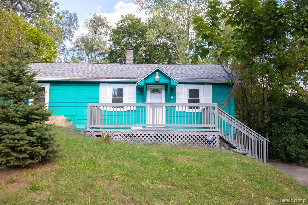 34 Crescent Drive — photo