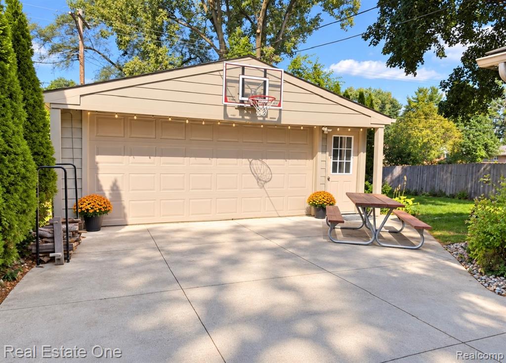 633 Rewold Drive, Rochester, MI 48307 — photo 3