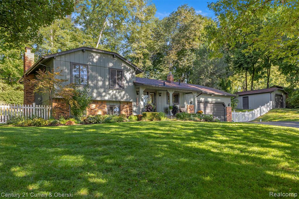 2074 Ridgemont Street — photo
