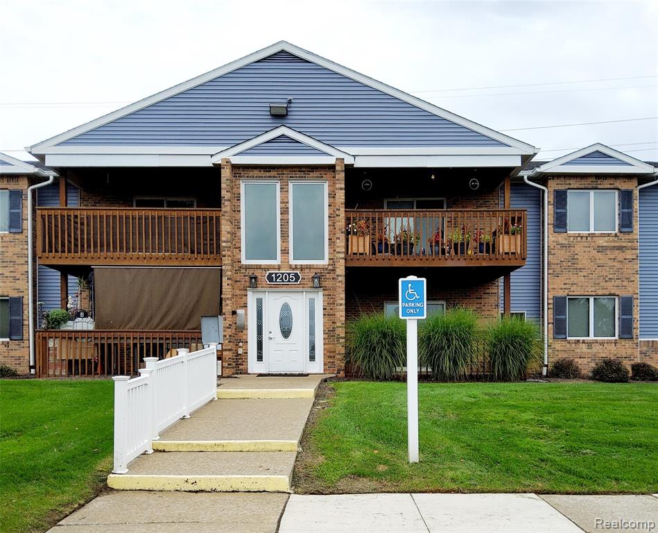 1205 Harbour Drive — photo