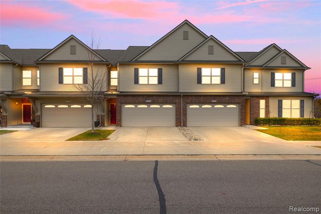 23116 Clarewood Street — photo