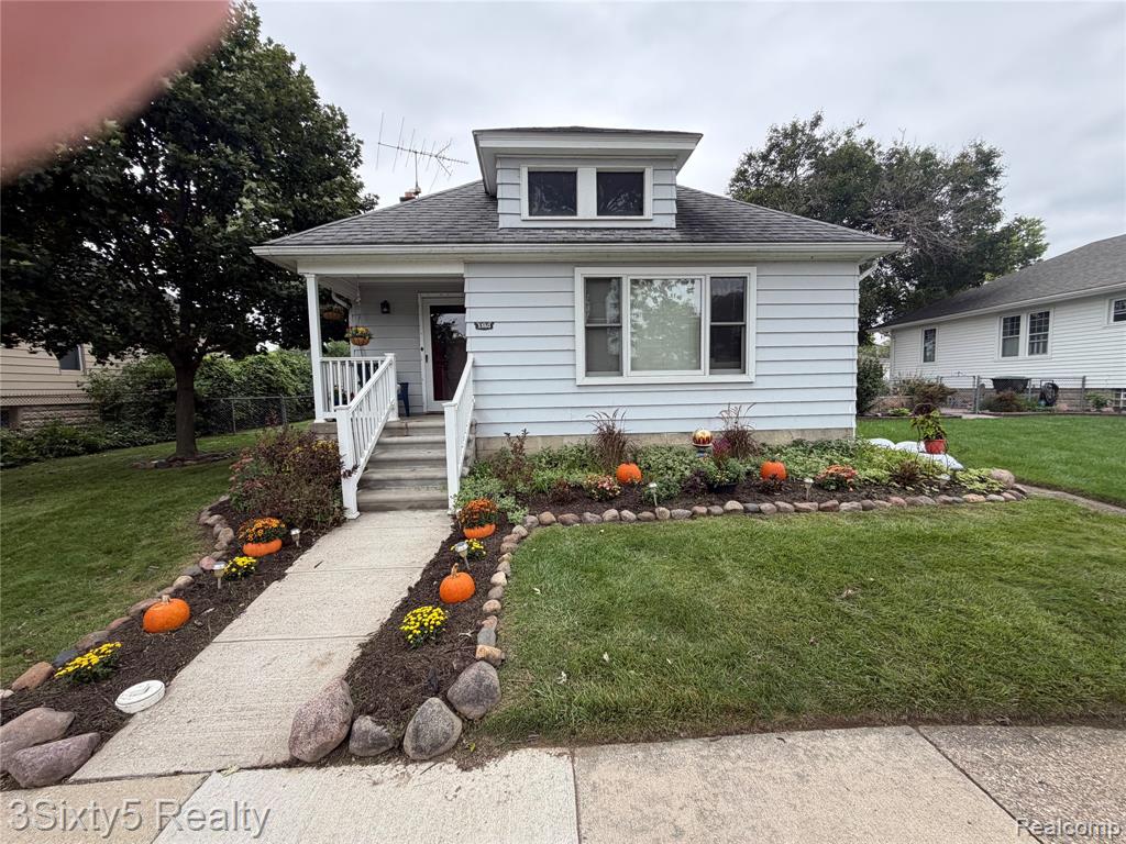 3360 4th Street — photo