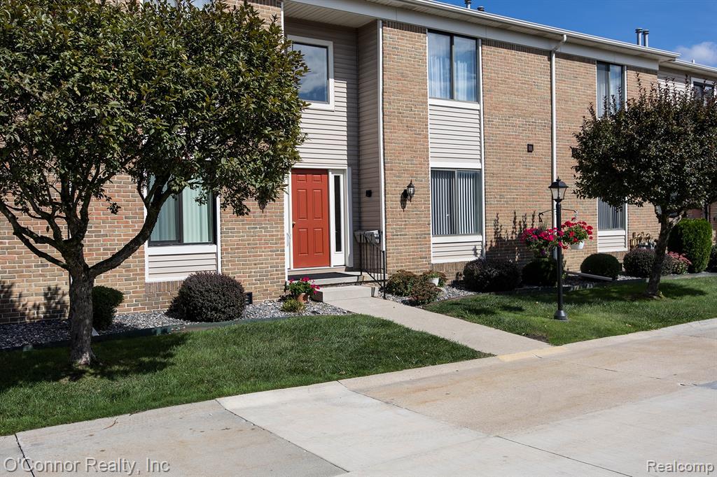 1660 River 48 Road — photo