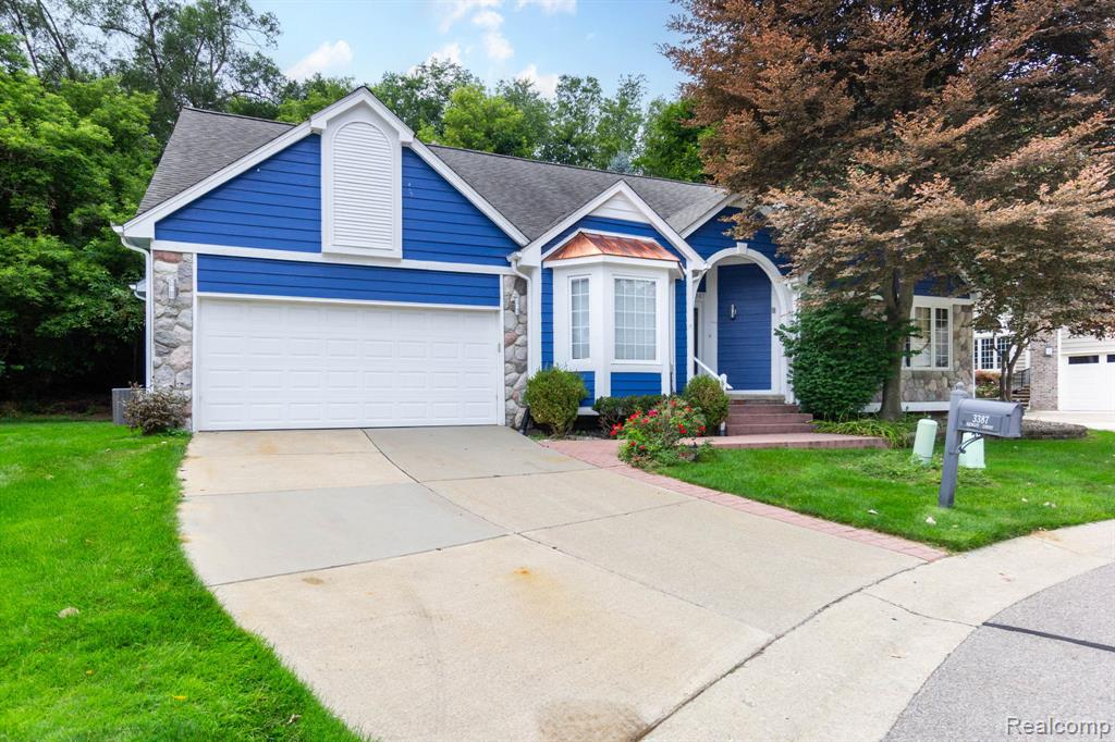 3387 Henley Court — photo