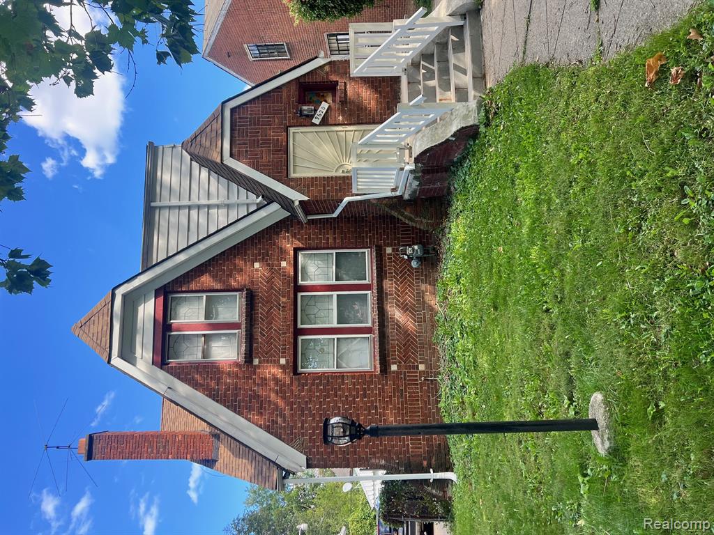 9620 Strathmoor Street — photo